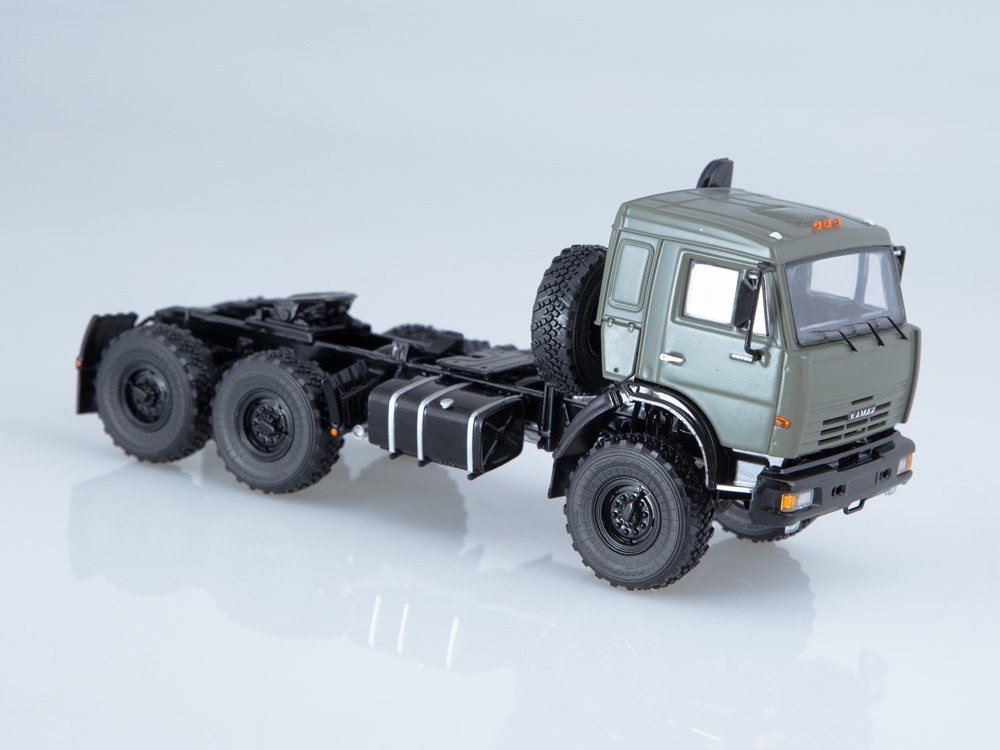 Start Scale Models SSM1317 1/43 KAMAZ 44108 6x6 russian tractor unit 